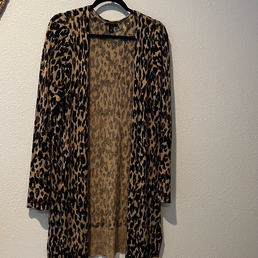 Halogen Animal Print Long Cardigan open front
Linen Blend
Sz L